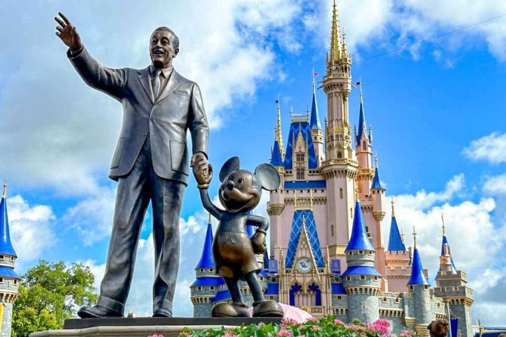 how to save money at walt disney world